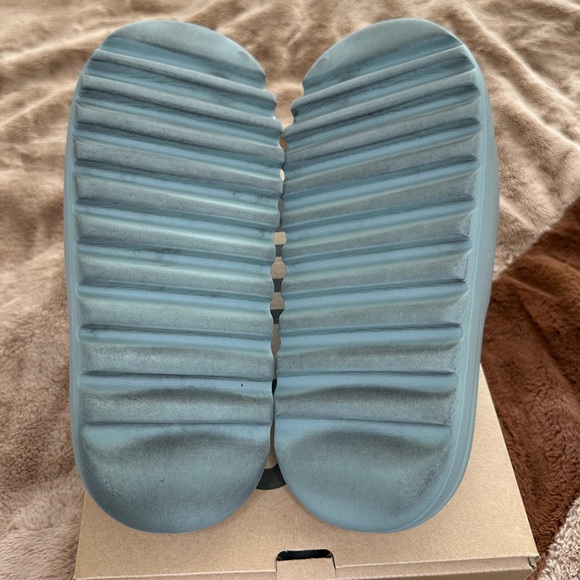 Adidas Yeezy slide Salt size 13 men’s - Picture 4 of 9